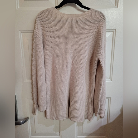 American Eagle Outfitters V-Neck‎ Laced Sleeve Details Size Small - Picture 5 of 5